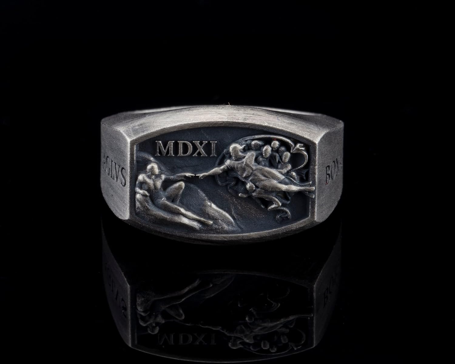 Hand Of God Men Signet Ring, 0.022 lbs, 0,78 x 0,59 Inch, Michaelangelo Sistine Chapel Ring, Creation of Adam Jewelry, Renaissance Age Ring, 925K Silver Art Lover Ring